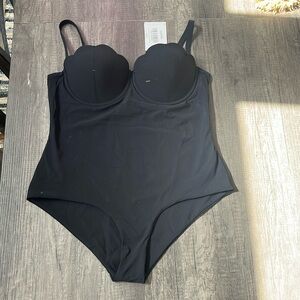 Arabella London Onepiece Bathing Suit
